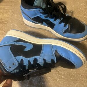 Nike Jordan’s  6Y blue and Black High-Top Sneakers